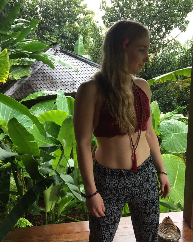 Saya telah mempraktekannya selama beberapa bulan. Aku memulai hariku dengan perineum sunning selama lima menit dan merasa sangat berenergi, tulisnya di keterangan foto di Instagramnya.  Foto: dok. Instagram