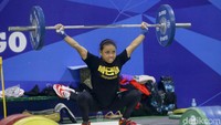 Atlet angkat besi Indonesia menjalani latihan selama kurang lebih dua jam.