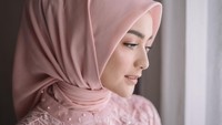 Tak banyak wanita berhijab yang masuk ke nominasi 100 Most Beautiful Faces of 2020 ini. (Foto: Dok. Imagenic Wedding Photography)  