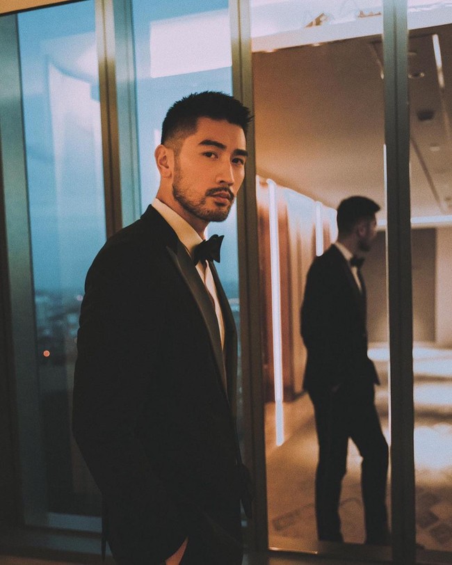 Godfrey Gao artis Taiwan kelahiran Kanada dinyatakan meninggal dunia setelah pingsan di lokasi syuting. Kabar ini tentu mengejutkan publik karena usianya yang masih muda dan tidak diketahui pernah mengidap sakit. Foto: Instagram @godfreygao