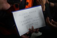 Usai Diperiksa KPK, Imam Nahrawi Tulis Pesan di Kertas: Allah Maha Baik