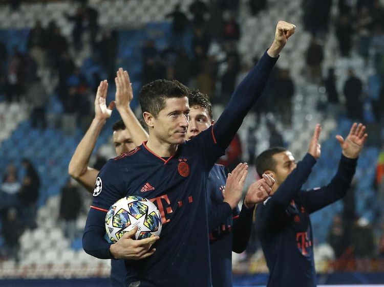 Lewandowski Quat-trick, Bayern Pesta Setengah Lusin Gol