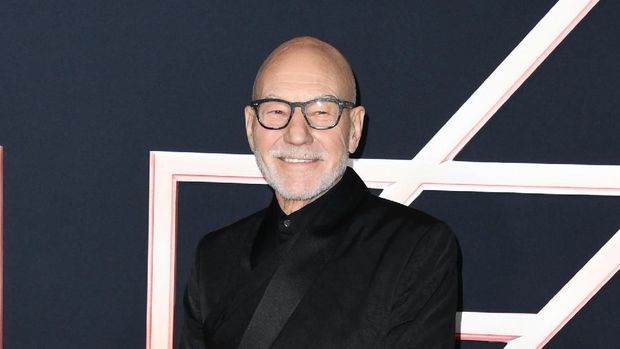 LOS ANGELES, CALIFORNIA - NOVEMBER 11:  Patrick Stewart attends the premiere of Columbia Pictures' 