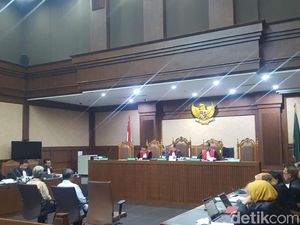 Debat Jaksa KPK dan Saksi di Sidang Rommy soal Istilah Persekot