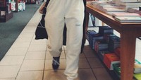 Penyanyi kelahiran tahun 1986 ini menghabiskan banyak waktunya untuk berkarir di luar negeri. Selain mengunggah aktivitasnya, Agnez juga sering menyelipkan momen kulinerannya. Foto: Instagram Agnez Mo