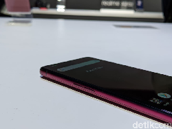 Wujud Realme X2 Pro Master Edition yang Terinspirasi dari Batu Bata