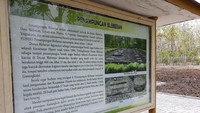 Di sana juga ada papan informasi yang menjelaskan menhir di situe Gunungkidul ini. (Pradito Rida Pertana/detikcom)