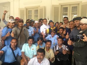Sopir JakLingko Jakut Datangi Anies, Minta Trayek Baru Segera Operasi