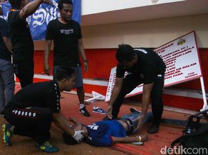Dua Aremania yang Jatuh di PTIK Dirawat di RSPP