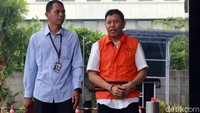 Dalam kasus ini, KPK menetapkan tiga orang tersangka suap, yakni I Kadek Kertha Laksana bersama Dirut PTPN III nonaktif Dolly Pulungan sebagai penerima. Sedangkan sebagai pemberi, ada Pieko Nyotosetiadi selaku pemilik PT Fakar Mulia Transindo.