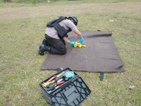 Benda mencurigakan diamankan tim Gegana Brimob Polda Banten di kawasan industri Tangerang