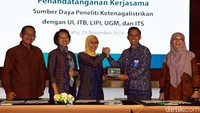 Empat Perguruan Tinggi Negeri yang berkerja sama dengan PLN adalah Universitas Indonesia (UI), Universitas Gadjah Mada (UGM), Institut Teknologi Bandung (ITB), dan Institut Teknologi Sepuluh November (ITS).