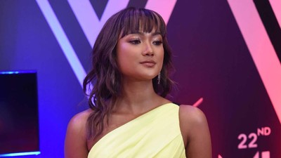 Seksinya Marion Jola, Pamer Kulit Cokelat Eksotis