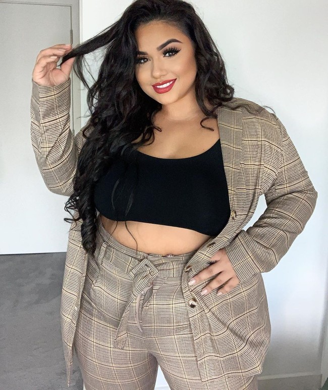 Saya diintimidasi karena menjadi model, mereka memanggil saya gemuk, mengatakan saya tidak terlihat seperti model, saya bahkan tidak boleh mencoba jadi model, mereka bilah bahwa saya menjijikkan, kata Diana seperti dilansir Daily Star. Foto: Instagram