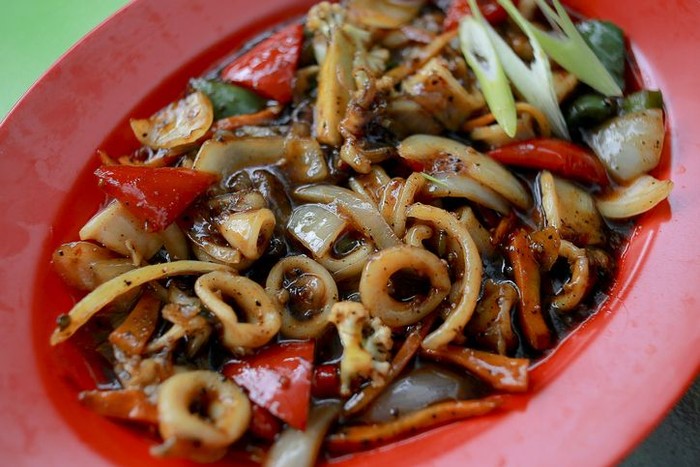 Cumi saus tiram enak. Foto: iStock Cumi saus tiram enak. Foto: iStock