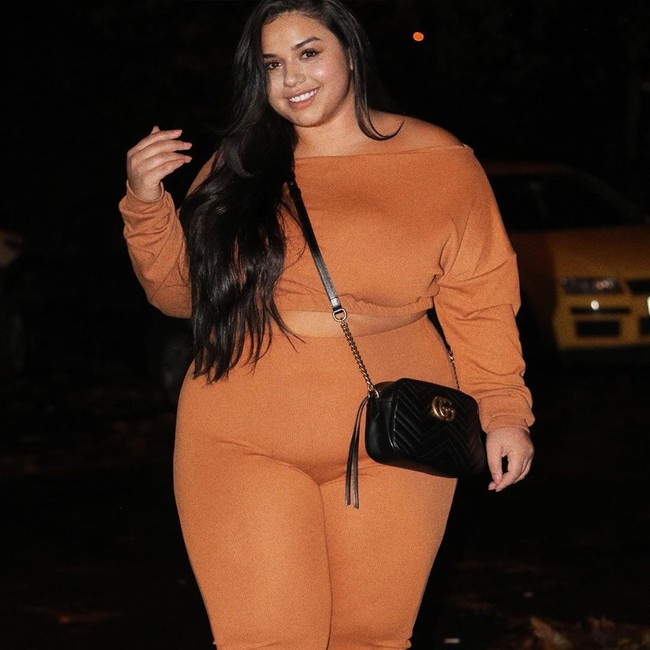 Saya diintimidasi selama dua tahun, itu adalah salah satu saat tersulit dalam hidup saya. Itu menakutkan dan sangat sulit, saya berhenti menjadi model karena itu, imbuhnya. Foto: Instagram