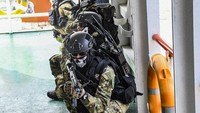 Latihan tersebut bertujuan untuk melatih Interoperabilitas antar satuan dan stake holder dalam penanggulangan aksi terorisme pada aspek kemaritiman. ANTARA FOTO/Muhammad Adimaja.