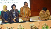 Penandatanganan kerja sama dihadiri oleh Plt Direktur Utama PLN Sripeni Inten Cahyani.