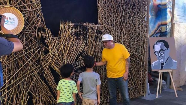 Alasan Nus Salomo Pakai Bambu di Karya yang Dipajang di Dukuh Atas