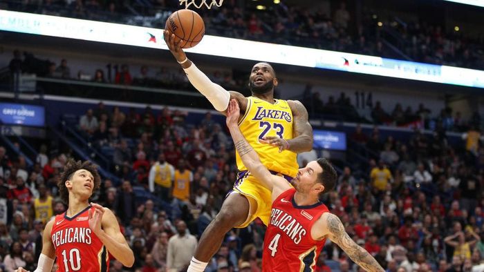 LeBron James berhasil menorehkan rekor mencetak 33.000 poin di NBA (Foto: Chris Graythen/Getty Images) LeBron James berhasil menorehkan rekor mencetak 33.000 poin di NBA (Foto: Chris Graythen/Getty Images)