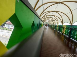 Melihat Wajah Baru JPO Pasar Minggu yang Hampir Rampung