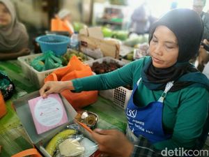 La Lembah Manah Akikah, Pedagang Pasar Gede Dapat Nasi Kambing