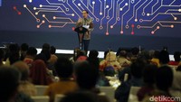 Jokowi kembali menyinggung film untuk menggambarkan kondisi perekonomian dunia. Hal serupa pernah juga disampaikannya pada saat Annual Meeting World Bank-IMF di Bali Oktober 2018. 