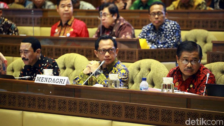 Mendagri Tito Soroti AD/ART FPI, Singgung Khilafah Islamiyah Mendagri Tito Soroti AD/ART FPI, Singgung Khilafah Islamiyah