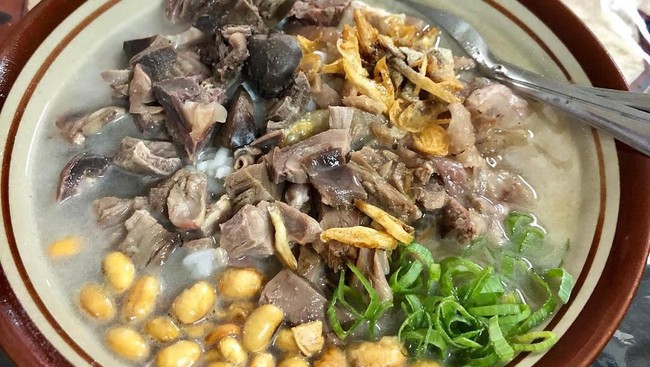 5 Soto Khas Jawa Barat Berisi Jeroan Sapi hingga Ayam Kampung