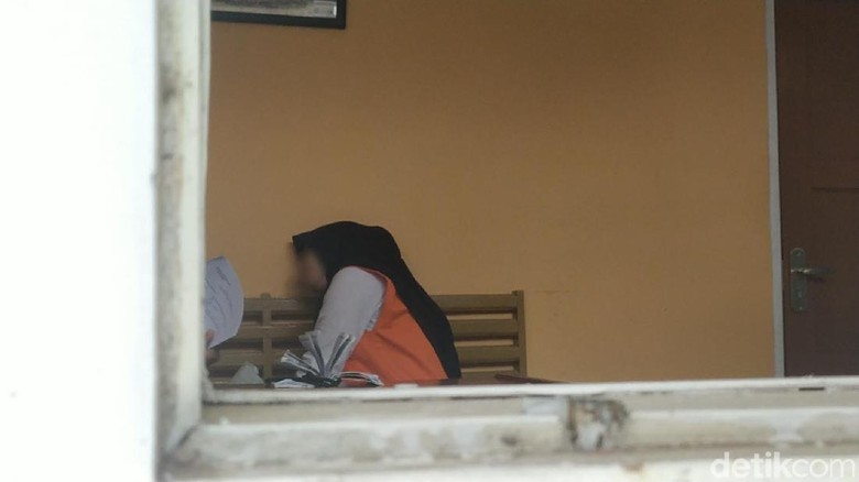 Biduan Dangdut Pemeran Seks Gangbang Disidang di PN Garut Biduan Dangdut Pemeran Seks Gangbang Disidang di PN Garut