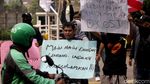 Aksi Unjuk Rasa Karyawan DCost Usai Dipecat Tanpa Teguran