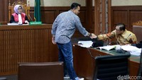 Dalam perkara ini, Muhtar Ependy didakwa menerima uang suap dari mantan Wali Kota Palembang Romi Herton dan mantan Bupati Empat Lawang Budi Antoni Aljufri terkait permohonan keberatan atas hasil Pilkada. Jaksa menyebut Muhtar juga sebagai perantara suap antara Budi-Romi dengan mantan Ketua MK Akil Mochtar.