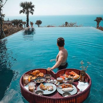 Intip Momen Lorenzo Main Air di Bali