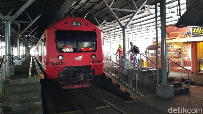 Kereta Prameks di Stasiun Tugu, Yogyakarta, Kamis (28/11/2019).