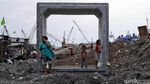 Melihat Proyek Pembangunan Jalan di Tanggul Laut Cilincing