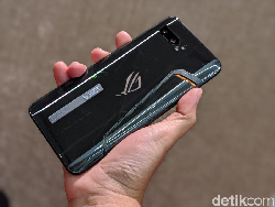 Penampakan ROG Phone 2, Ponsel Gaming Jagoan Asus
