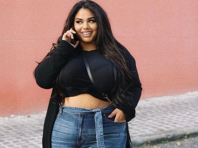Potret Wanita yang Di-bully Menjijikkan Kini Sukses Jadi Model Gemuk