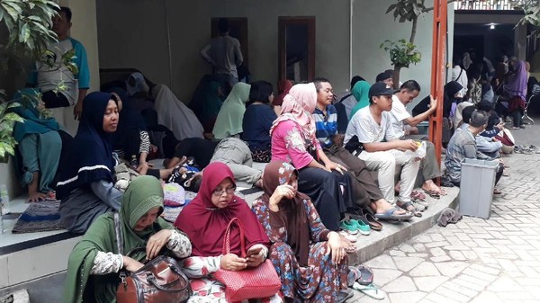 Potret Membludaknya Pasien yang Berobat ke Ningsih Tinampi