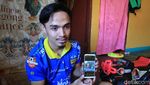Driver Ojol Ini Ngojek Sambil Gendong Anak