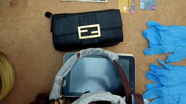  Ruddi mengatakan uang dari hasil merampok Mika rupanya sempat dibelikan kalung emas dan ponsel.