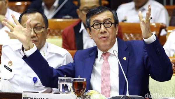 Menkum HAM Raker dengan Komisi III