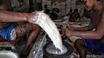 Warga Rusunawa Cakung Ini Wirausaha Buat Kulit Lumpia