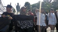 Koordinator Elemen Umat Islam Bersatu Surabaya Abu Faiq mengatakan bahwa aspirasi pihaknya sudah diterima. Mereka meminta dengan tegas kasus penghinaan yang Sukamwati yang membandingkan Nabi Muhammad dengan Soekarno harus diusut secara hukum.