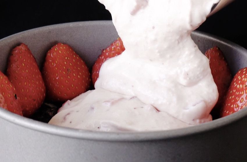 cheesecake stroberi oreo no bake