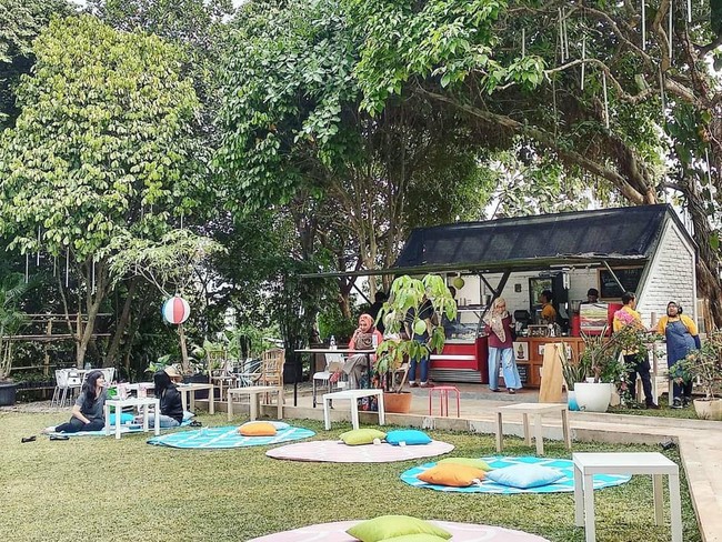 5 Kafe Tema Outdoor yang Bisa Jadi Tempat Nongkrong Kece