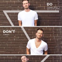 Kamu mungkin sering melihat bahwa baju pria juga ada yang berbentuk v-neck. Tapi hati-hati ya dalam memilihnya, karena kalau salah pilih dan memilih yang terlalu rendah nanti bisa jadi seperti ini. Nggak mau seperti ini kan? Foto: dok. jessicasaia