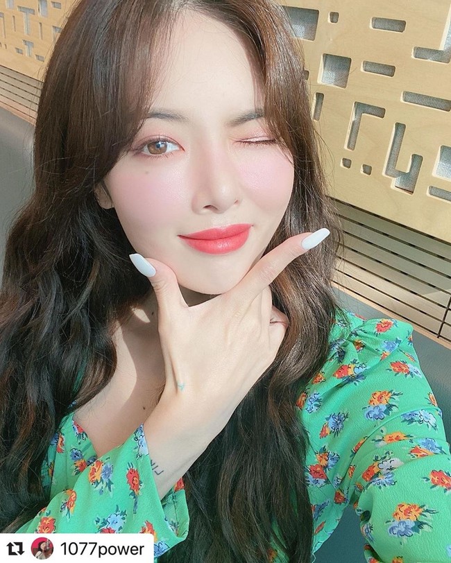 Hyuna ternyata sudah lama mengidap kondisi tersebut tapi menutupinya demi para fans. Kekasih EDawn itu pun sempat tidak ingin percaya bahwa ia didiagnosa depresi dan serangan panik. Tak lama kemudian, Hyuna juga didiagnosa menderita vasovagal syncope. (Foto: Instagram @hyuna_aa)