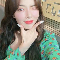 Hyuna ternyata sudah lama mengidap kondisi tersebut tapi menutupinya demi para fans. Kekasih EDawn itu pun sempat tidak ingin percaya bahwa ia didiagnosa depresi dan serangan panik. Tak lama kemudian, Hyuna juga didiagnosa menderita vasovagal syncope. (Foto: Instagram @hyuna_aa)
