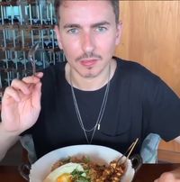 Berlibur ke Bali, Jorge Lorenzo Pesan Nasi Goreng Spesial