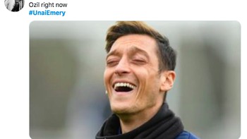 Ozil digambarkan tertawa senang. Foto: istimewa